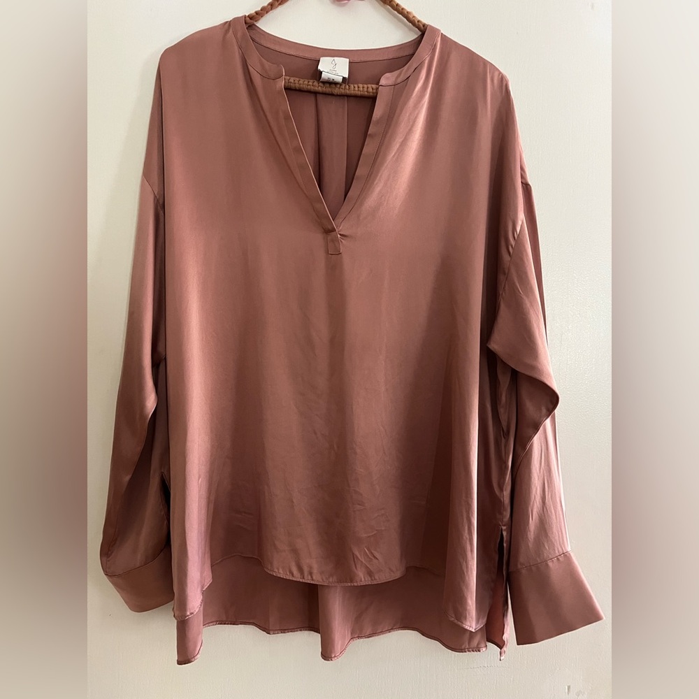Joie Women's silk Blouse in Soft mauve Sz M